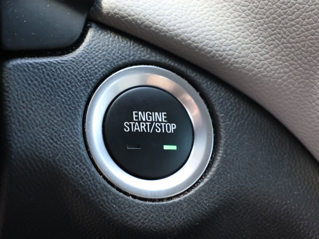 Used 2019 Chevrolet Equinox LS w/ LS Convenience Package image 28