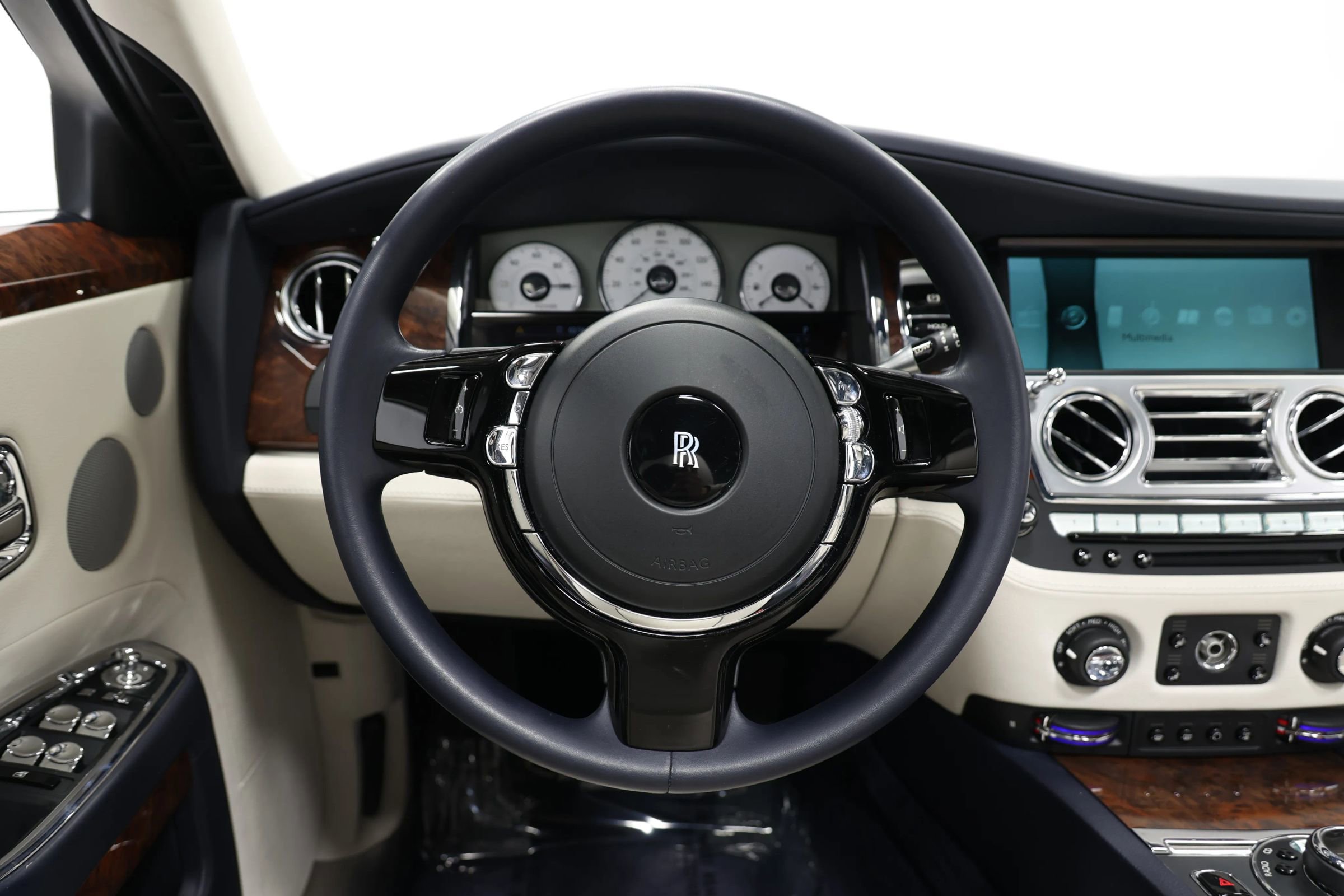 Used 2015 Rolls-Royce Ghost image 28