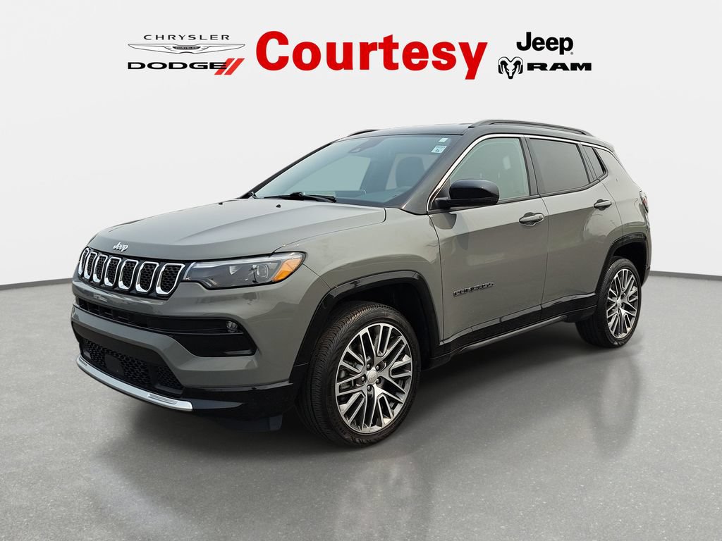 Certified 2023 Jeep Compass Limited w/ Elite Group AWD/4WD image 8