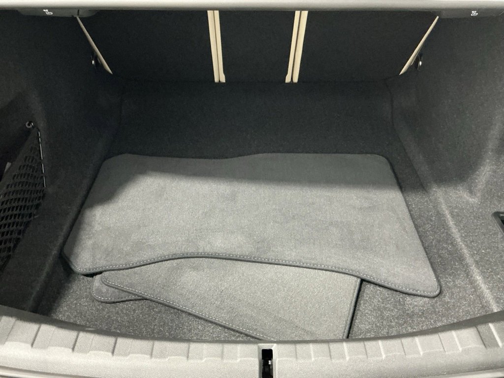 Used 2025 BMW 330i Sedan w/ Convenience Package image 29