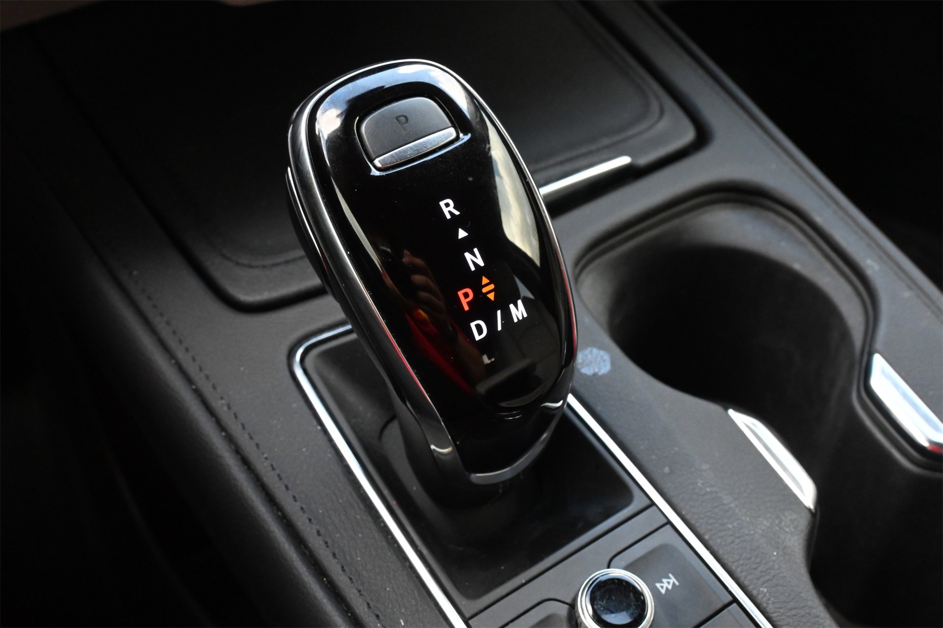 Certified 2023 Cadillac XT4 Luxury w/ Cold Weather Package image 14