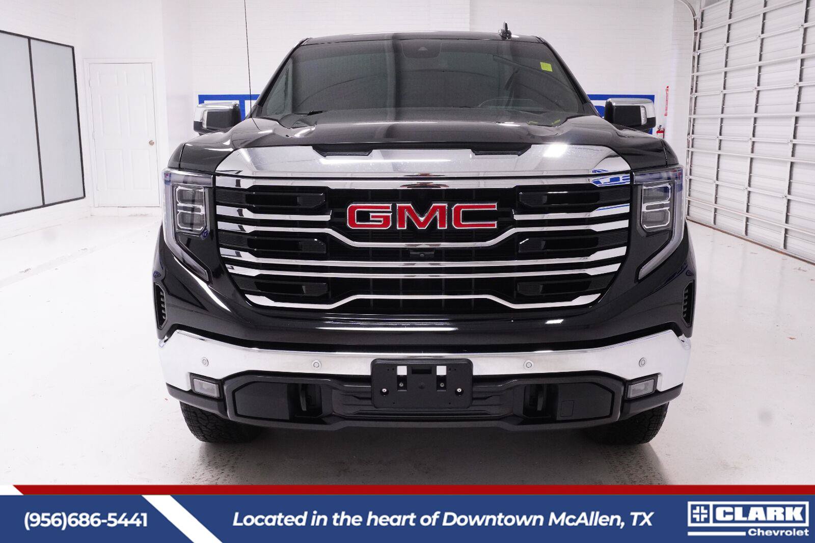 Used 2024 GMC Sierra 1500 SLT RWD image 2