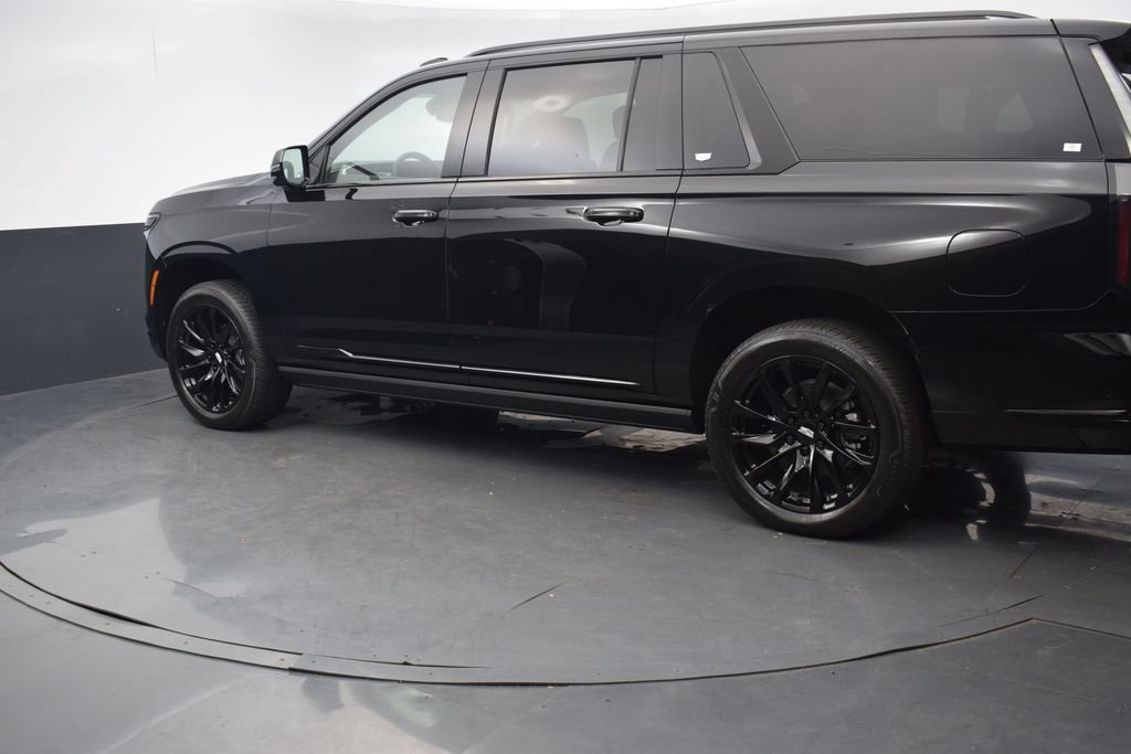 Certified 2026 Cadillac Escalade ESV Sport w/ LPO, ONYX Package AWD/4WD image 3