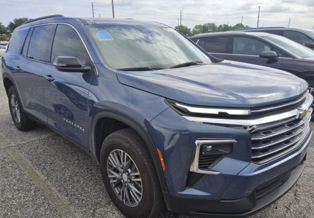 Used 2025 Chevrolet Traverse LT