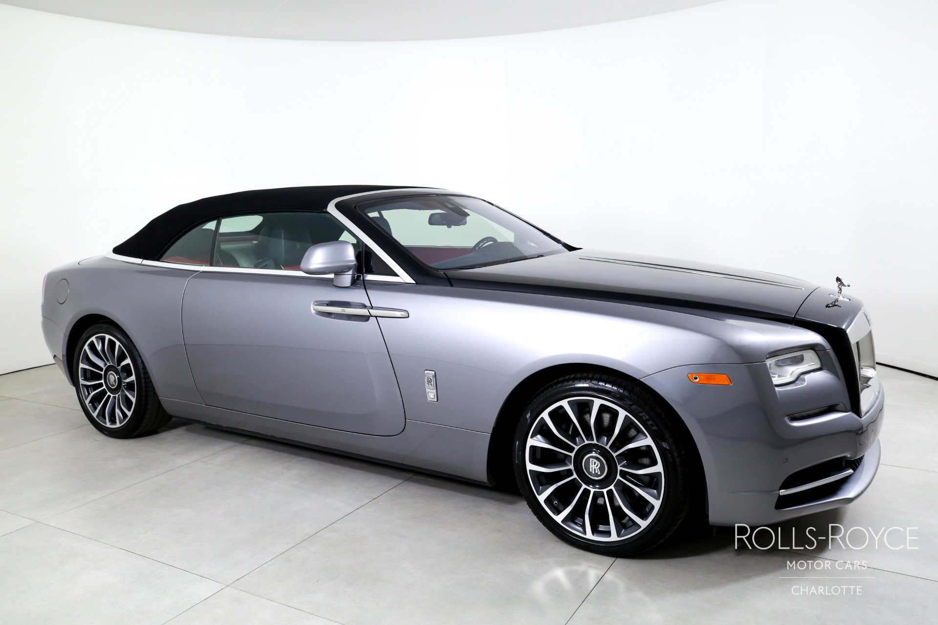 Used 2019 Rolls-Royce Dawn image 6