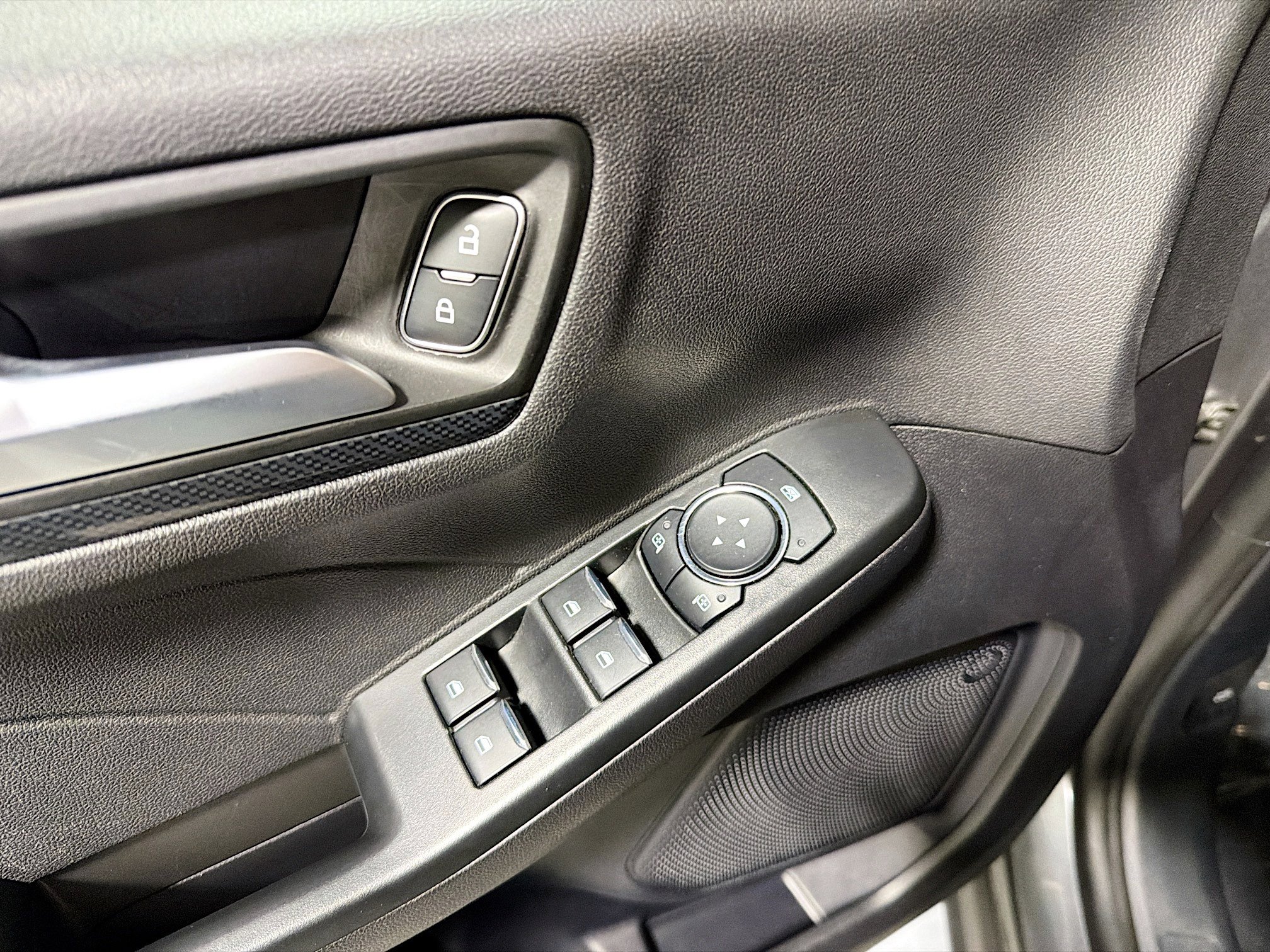 Used 2025 Ford Escape ST-Line image 8