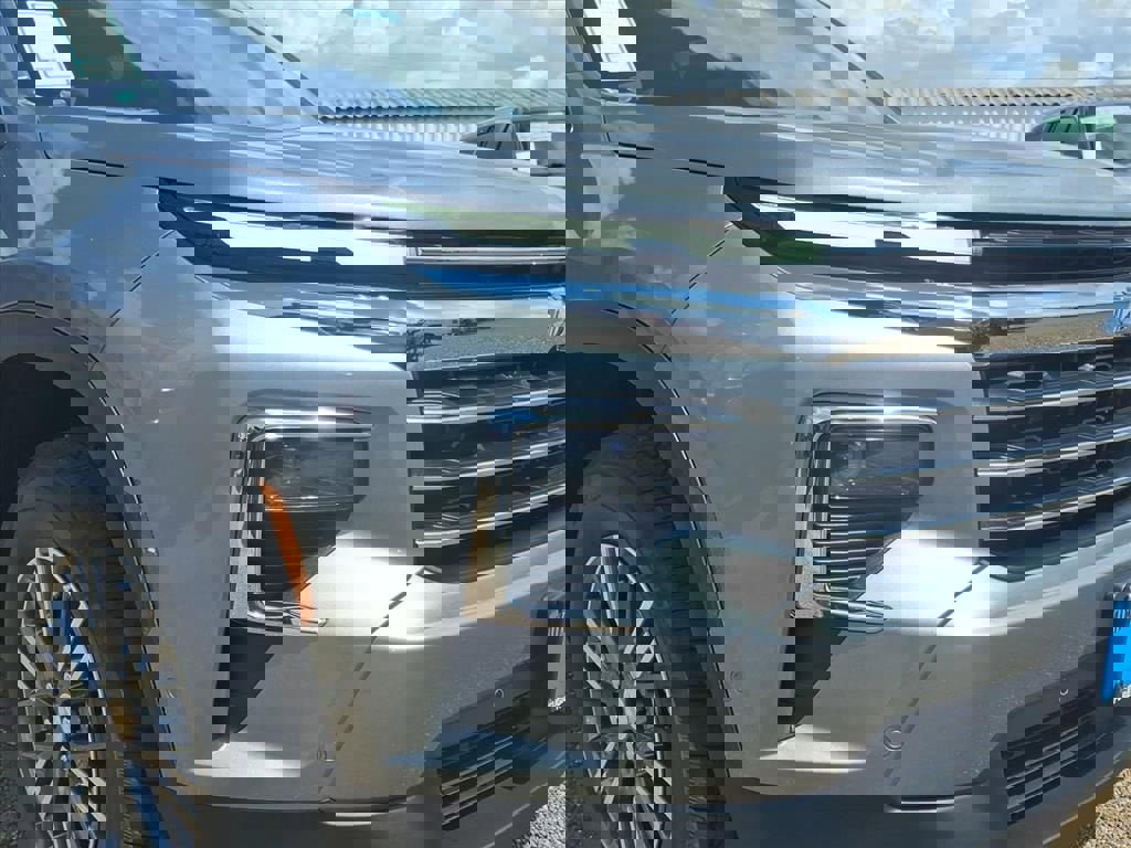 New 2026 Chevrolet Traverse LT w/ Enhanced Driving Package image 7