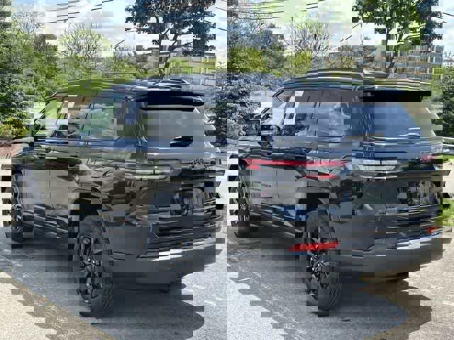 Used 2024 Jeep Grand Cherokee L Altitude AWD/4WD image 24