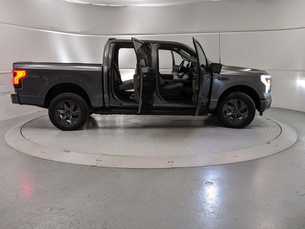 New 2025 Ford F150 Lightning Flash image 8