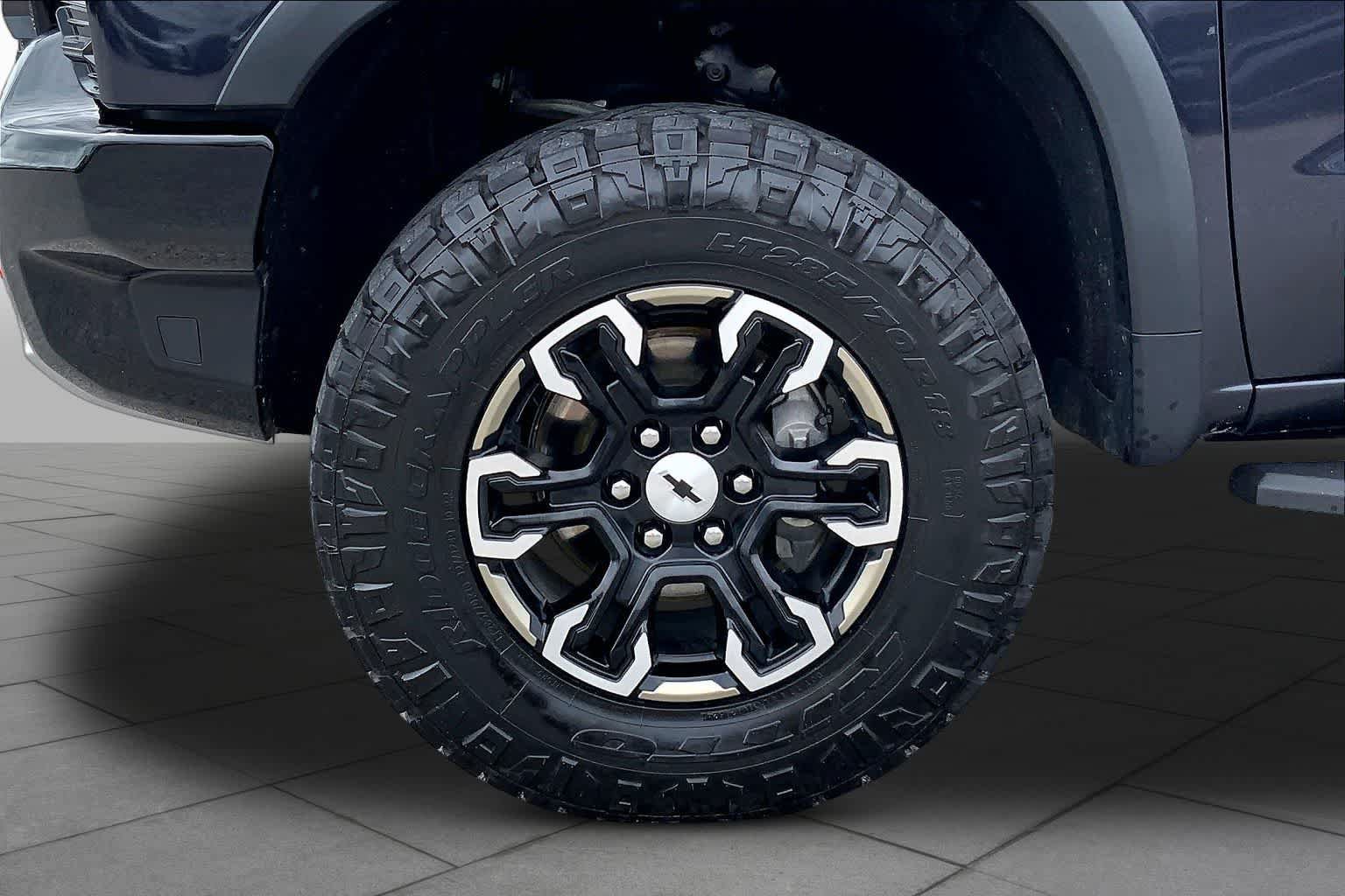 Used 2022 Chevrolet Silverado 1500 ZR2 AWD/4WD image 11