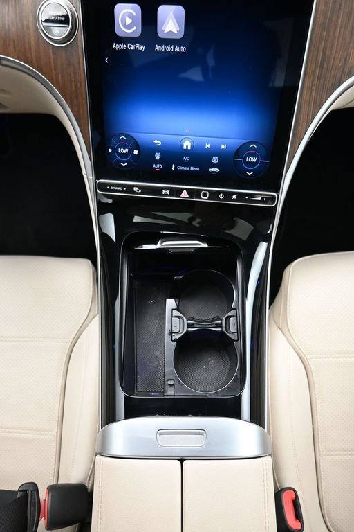 Used 2025 Mercedes-Benz C 300 Sedan image 23