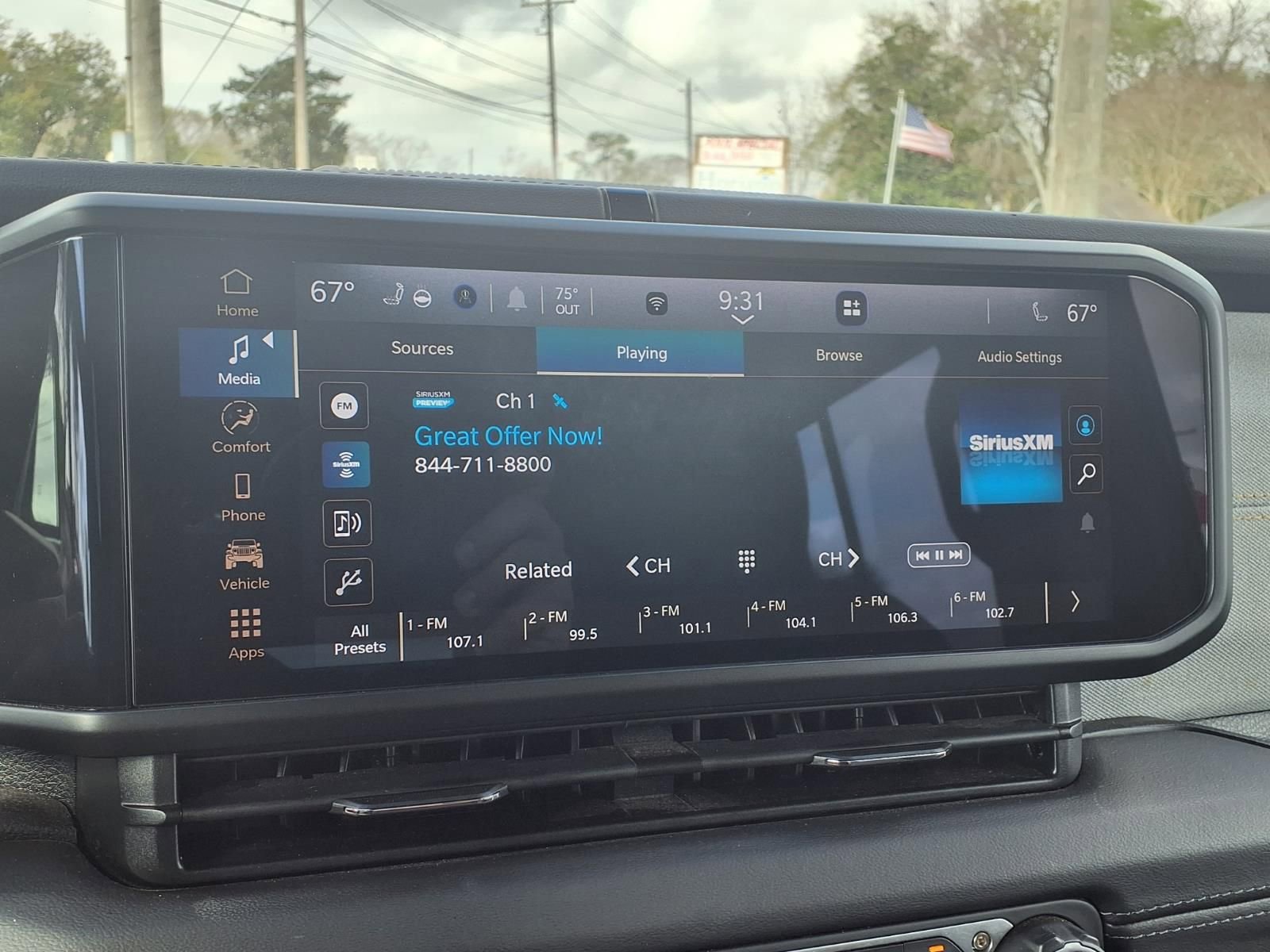 Used 2025 Jeep Wrangler Sahara image 4