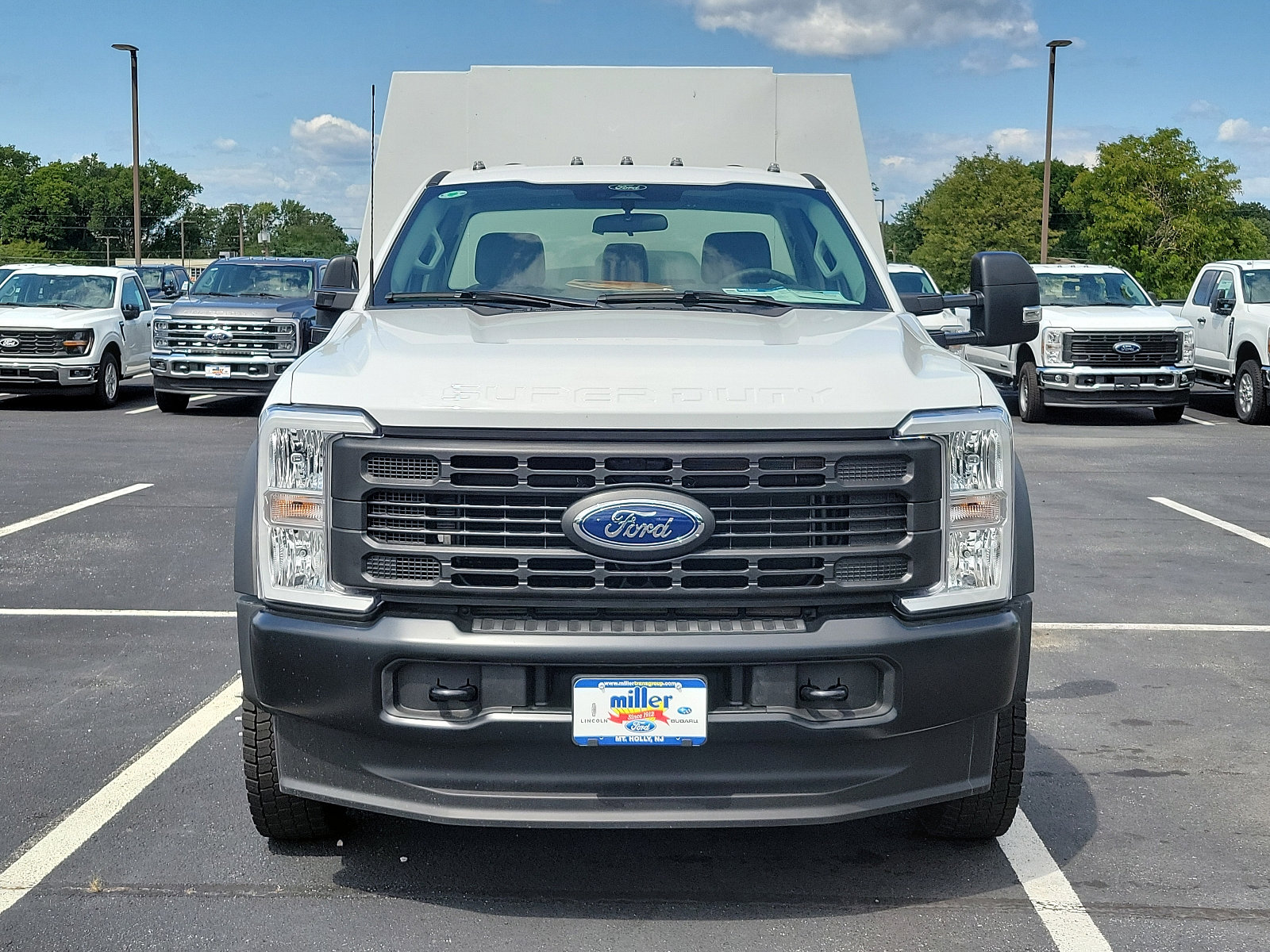 Used 2024 Ford F550 4x4 Regular Cab Super Duty image 2