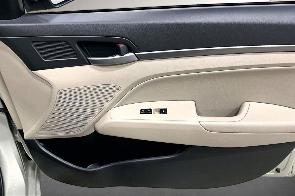 Used 2017 Hyundai Elantra Value Edition FWD image 27