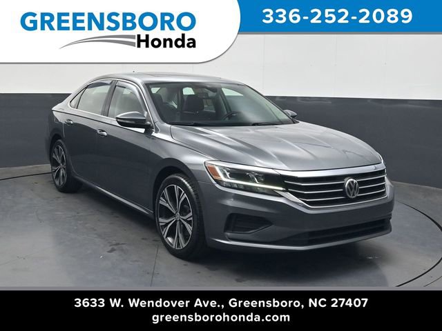 Used 2021 Volkswagen Passat 2.0T SE image 1