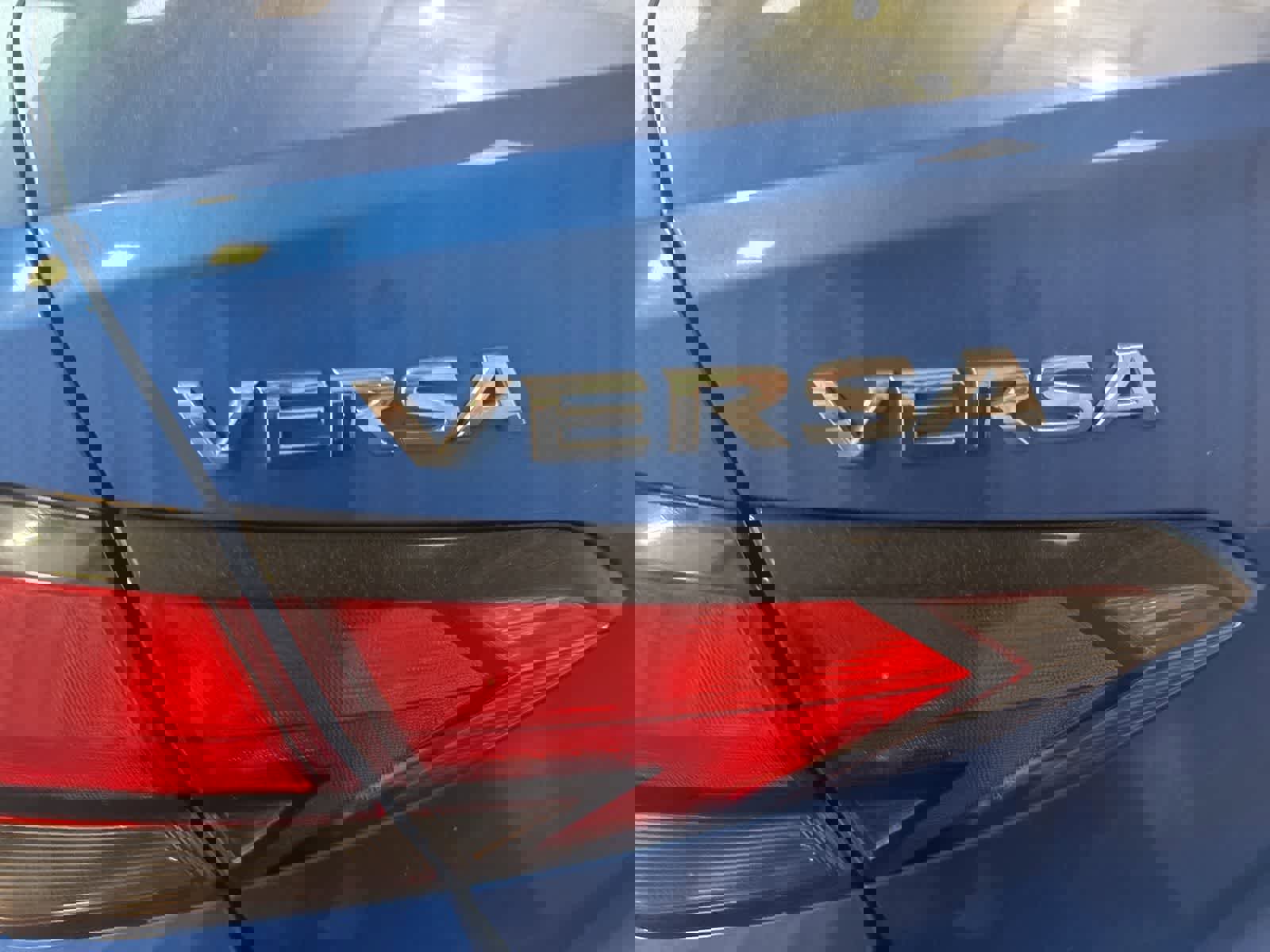 Used 2021 Nissan Versa SV image 13