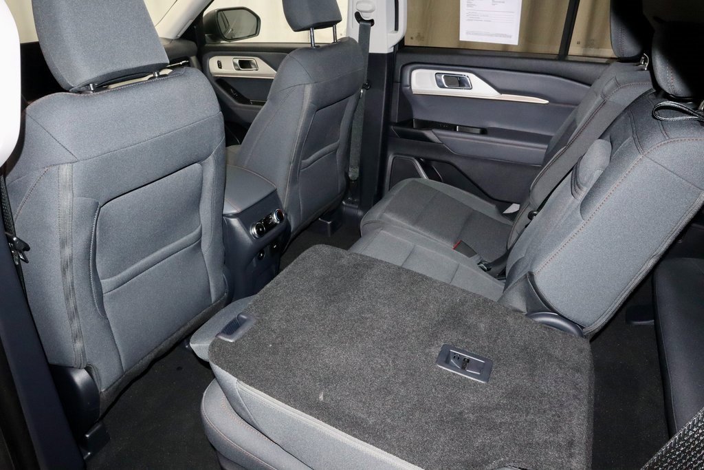 Certified 2025 Ford Explorer Active image 21