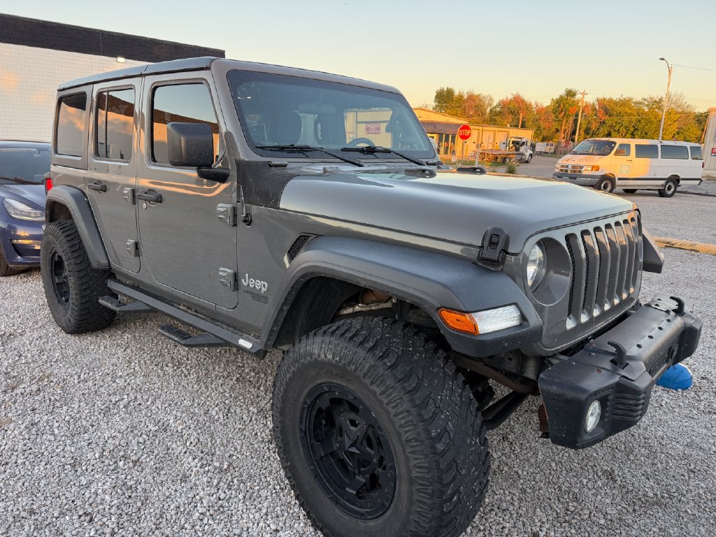 Used 2019 Jeep Wrangler Unlimited Sport AWD/4WD image 3