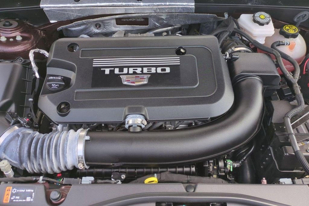 Certified 2023 Cadillac XT4 Luxury w/ Cold Weather Package image 17