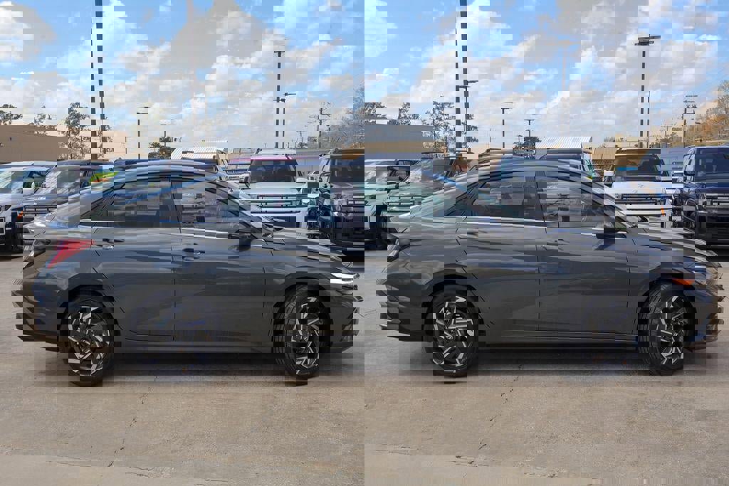 New 2026 Hyundai Elantra Limited image 26