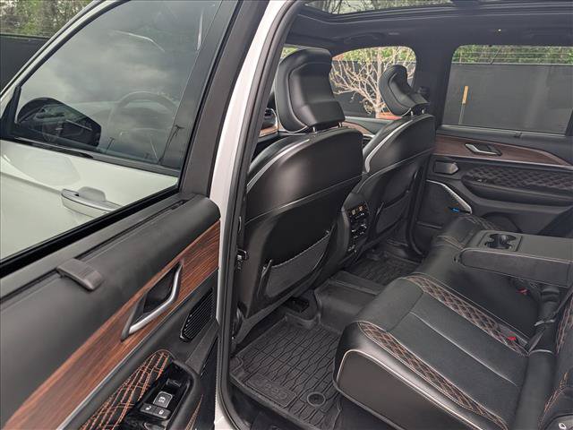 Used 2023 Jeep Grand Cherokee Summit w/ Advanced Protech Group IV AWD/4WD image 28