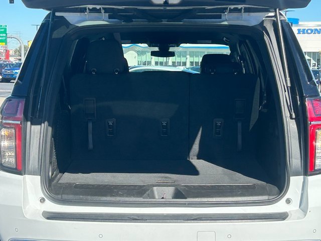 Used 2022 Chevrolet Suburban 4WD image 30