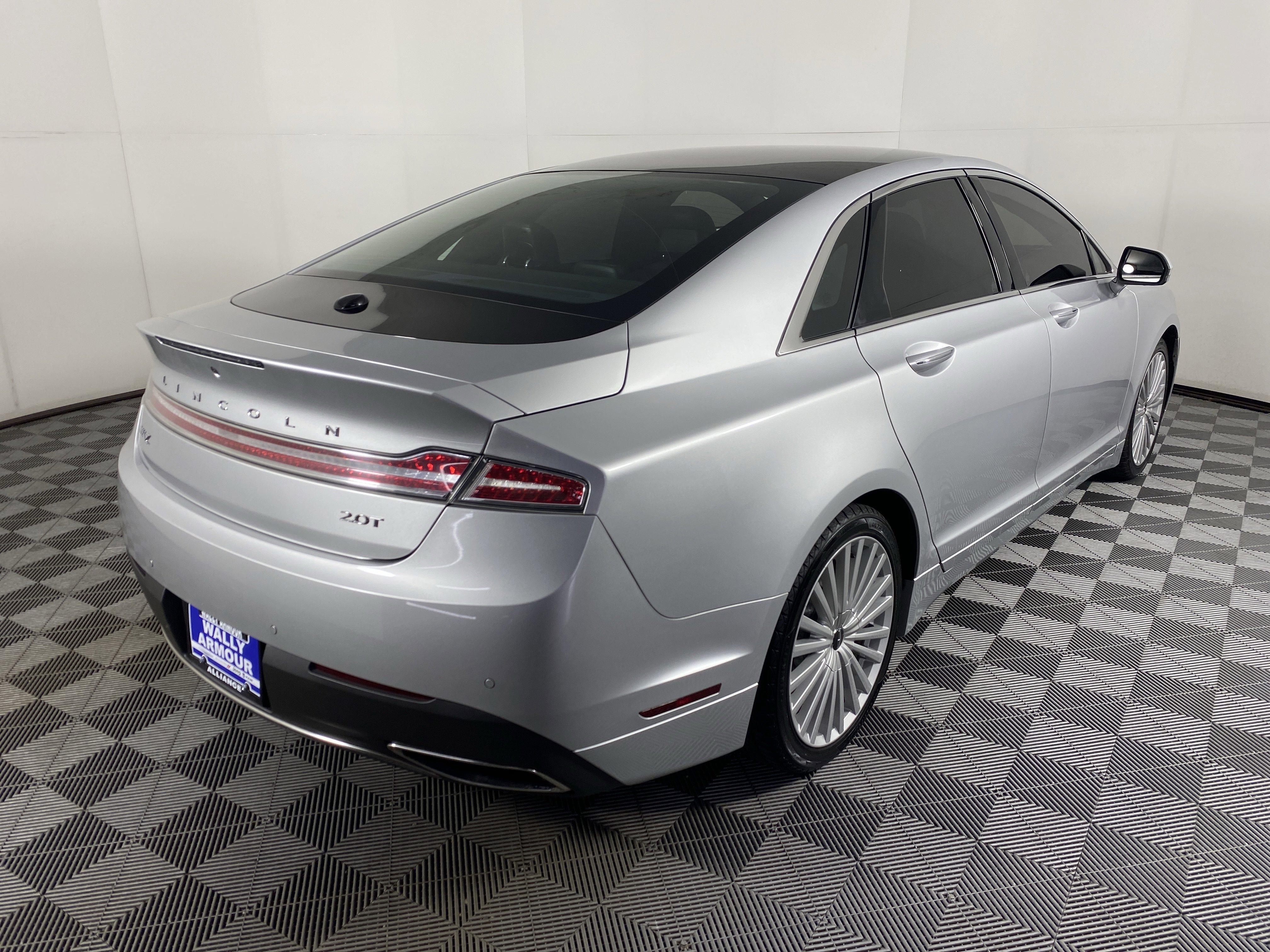Used 2017 Lincoln MKZ Reserve FWD image 8