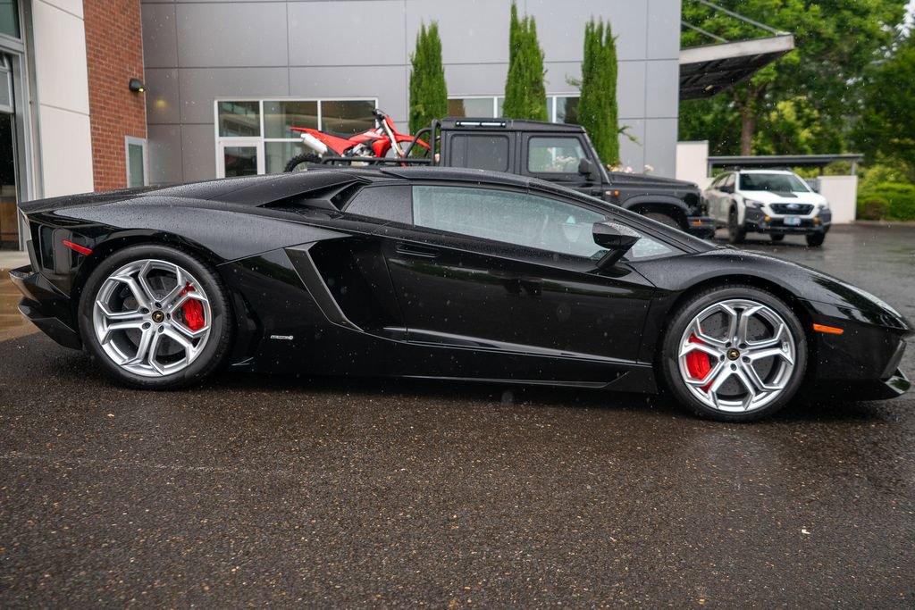 Used 2014 Lamborghini Aventador LP 700-4 AWD/4WD image 3