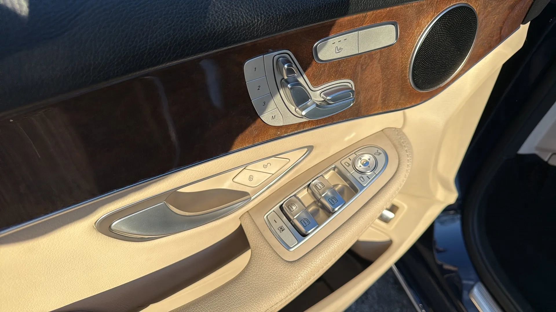 Used 2018 Mercedes-Benz C 300 4MATIC Sedan image 25