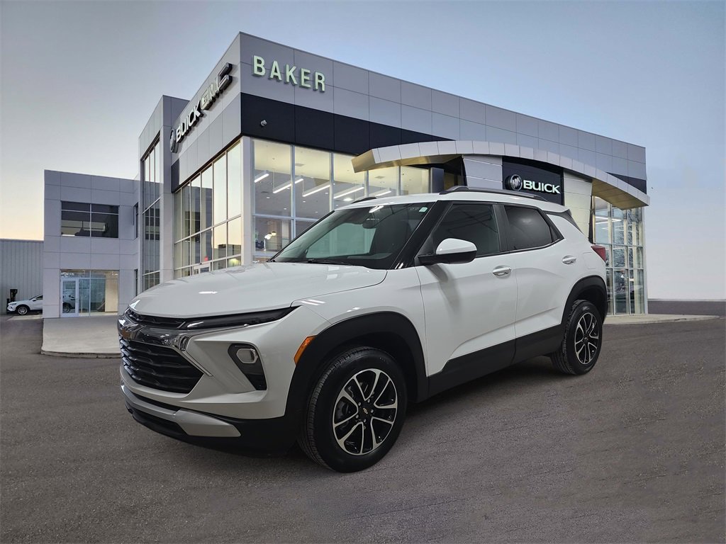 Certified 2025 Chevrolet TrailBlazer LT w/ Driver Confidence Package image 1