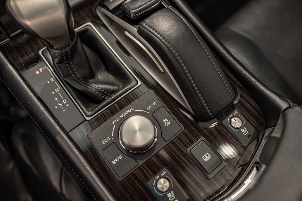 Used 2017 Lexus LS 460 w/ Comfort Package image 32