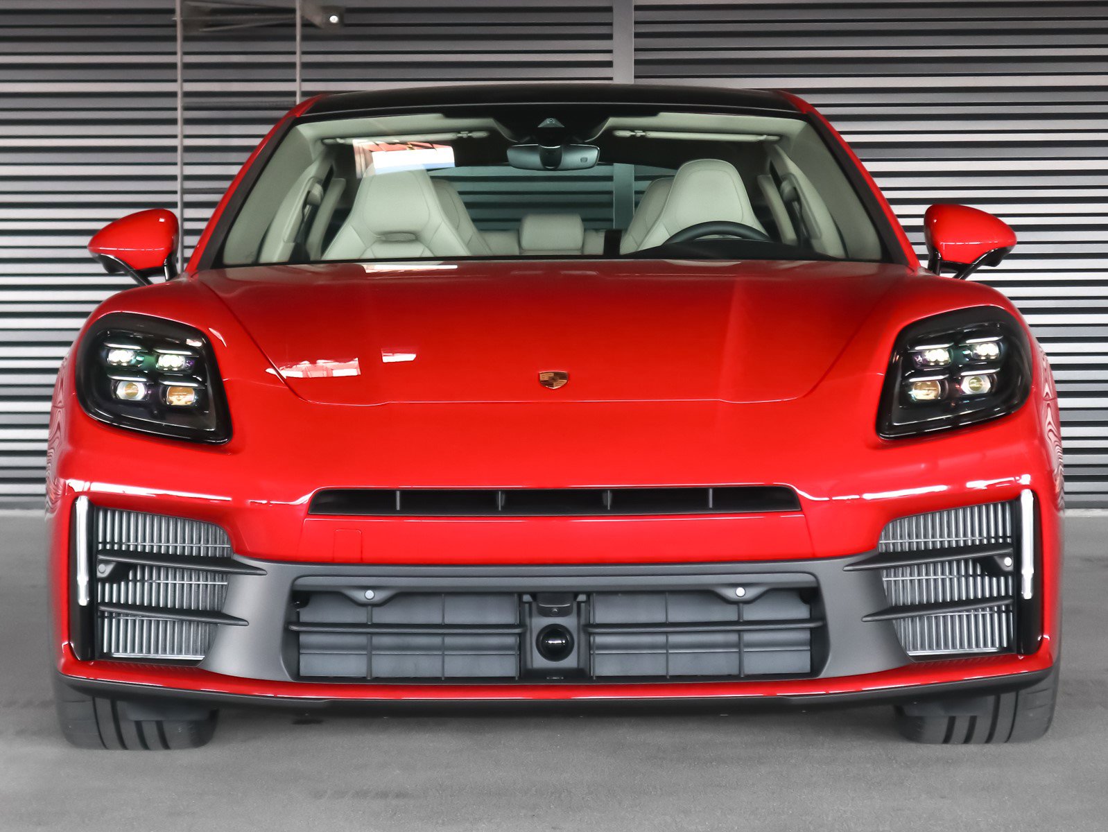 Used 2025 Porsche Panamera 4 image 8