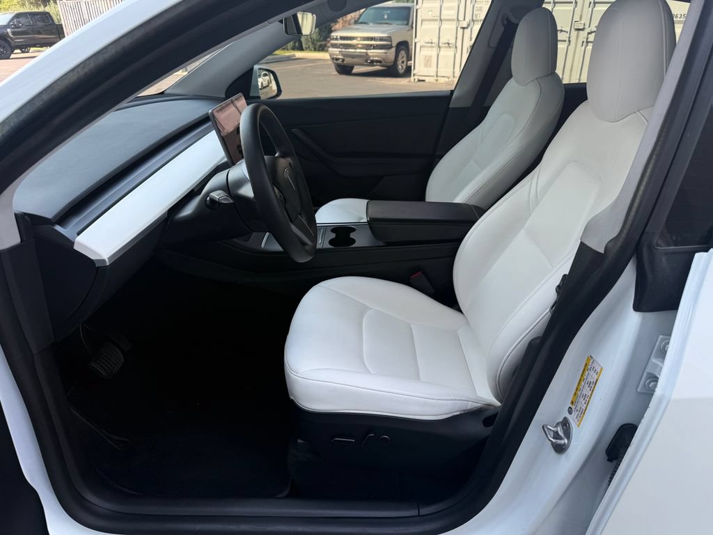 Used 2022 Tesla Model Y Long Range AWD/4WD image 21