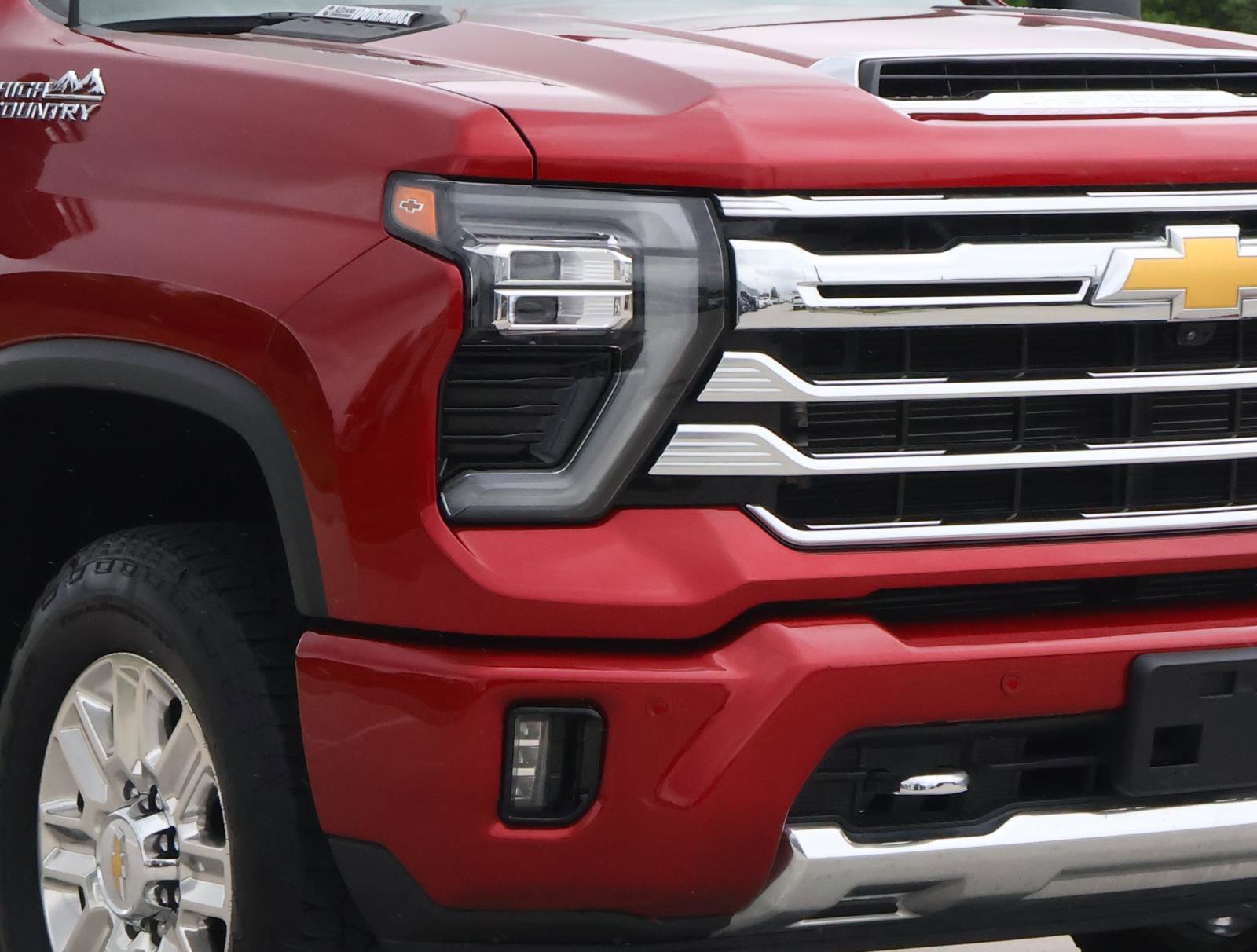 Used 2025 Chevrolet Silverado 2500 High Country w/ High Country Premium Package AWD/4WD image 7