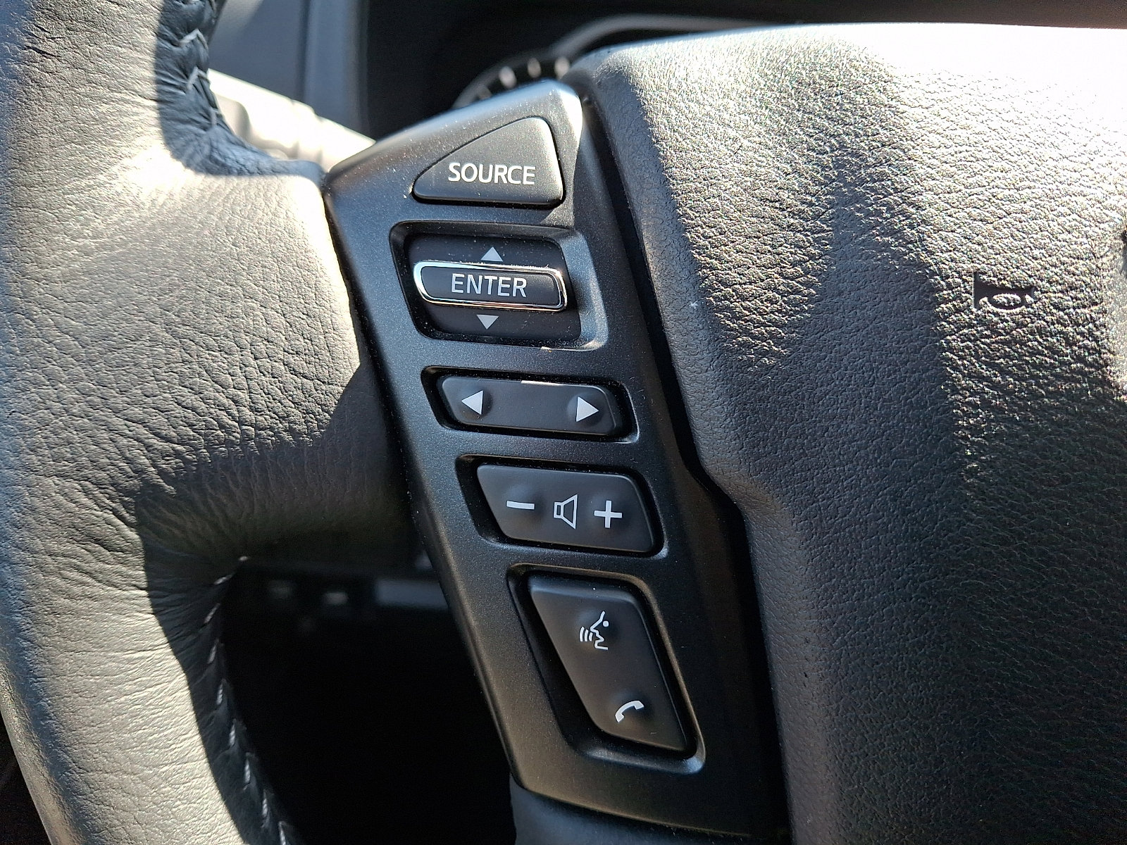 Used 2024 Nissan Frontier SV w/ Technology Package image 20