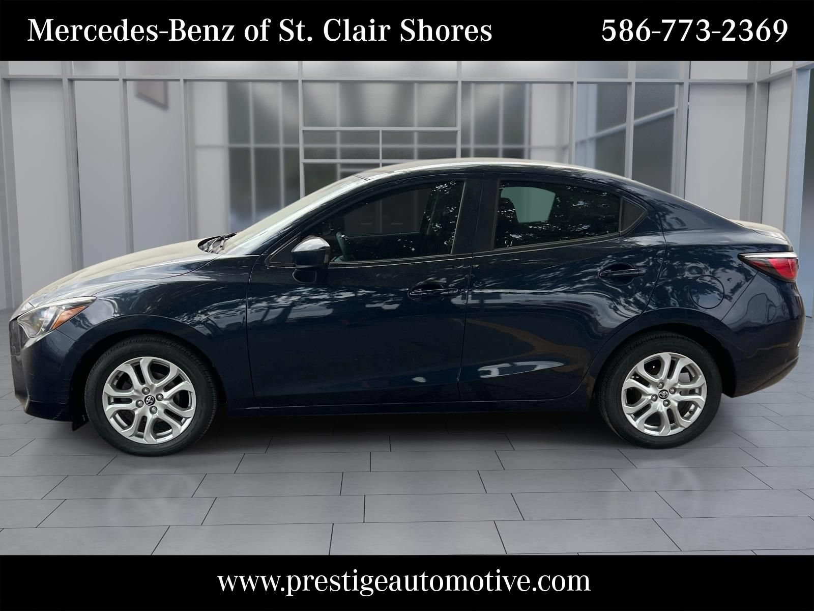 Used 2018 Toyota Yaris iA FWD image 2