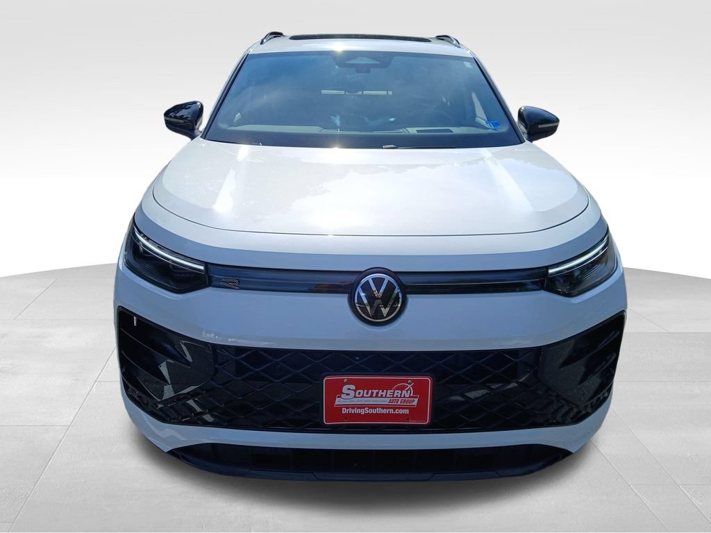 Used 2026 Volkswagen Tiguan SE R-Line FWD image 10