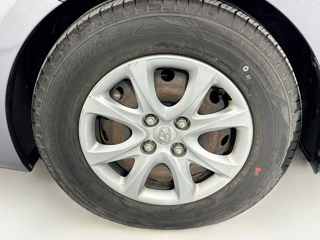 Used 2014 Hyundai Accent GS image 35