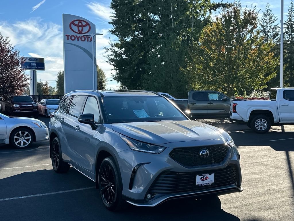 New 2025 Toyota Highlander XSE image 1