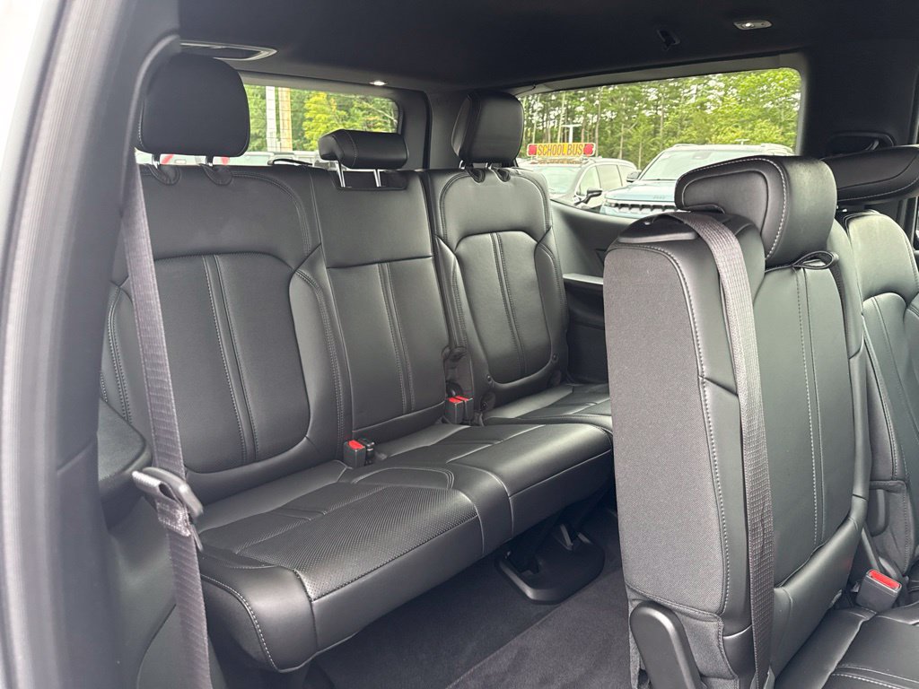 Certified 2025 Jeep Wagoneer 4WD image 30
