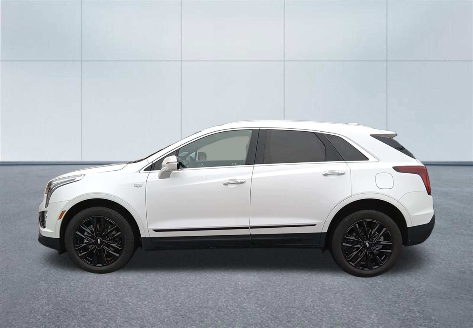 Used 2022 Cadillac XT5 Premium Luxury w/ LPO, ONYX Package image 2