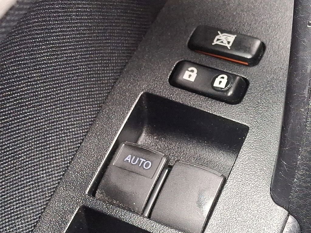 Used 2016 Toyota Corolla LE image 28