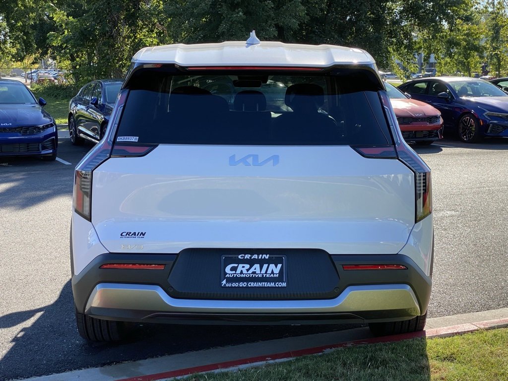 New 2026 Kia EV9 Light image 9