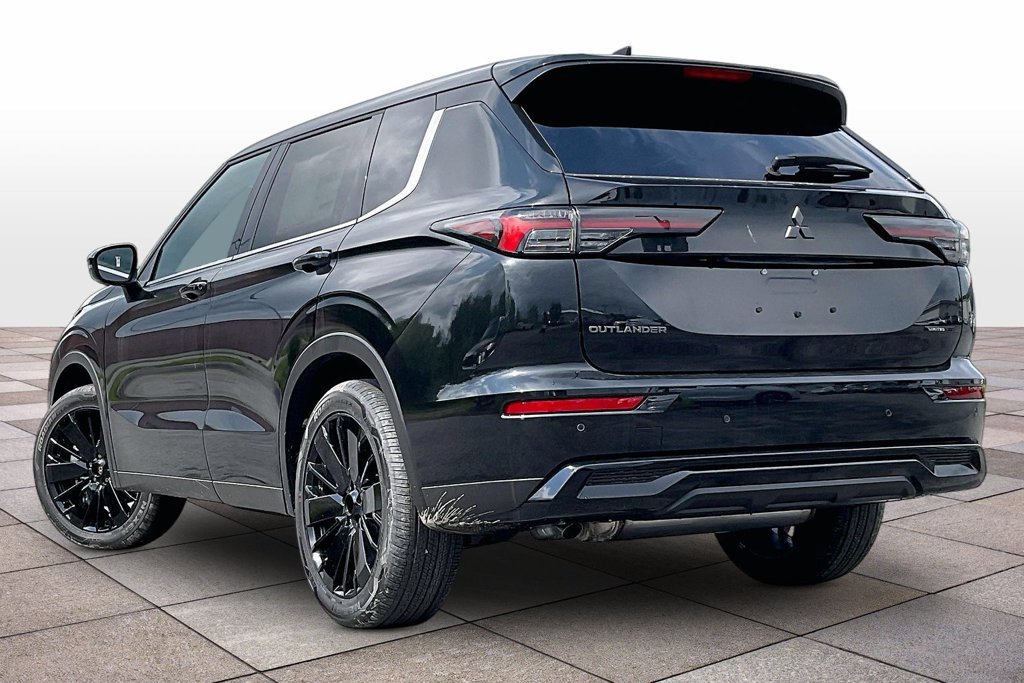 New 2026 Mitsubishi Outlander LE AWD/4WD image 3