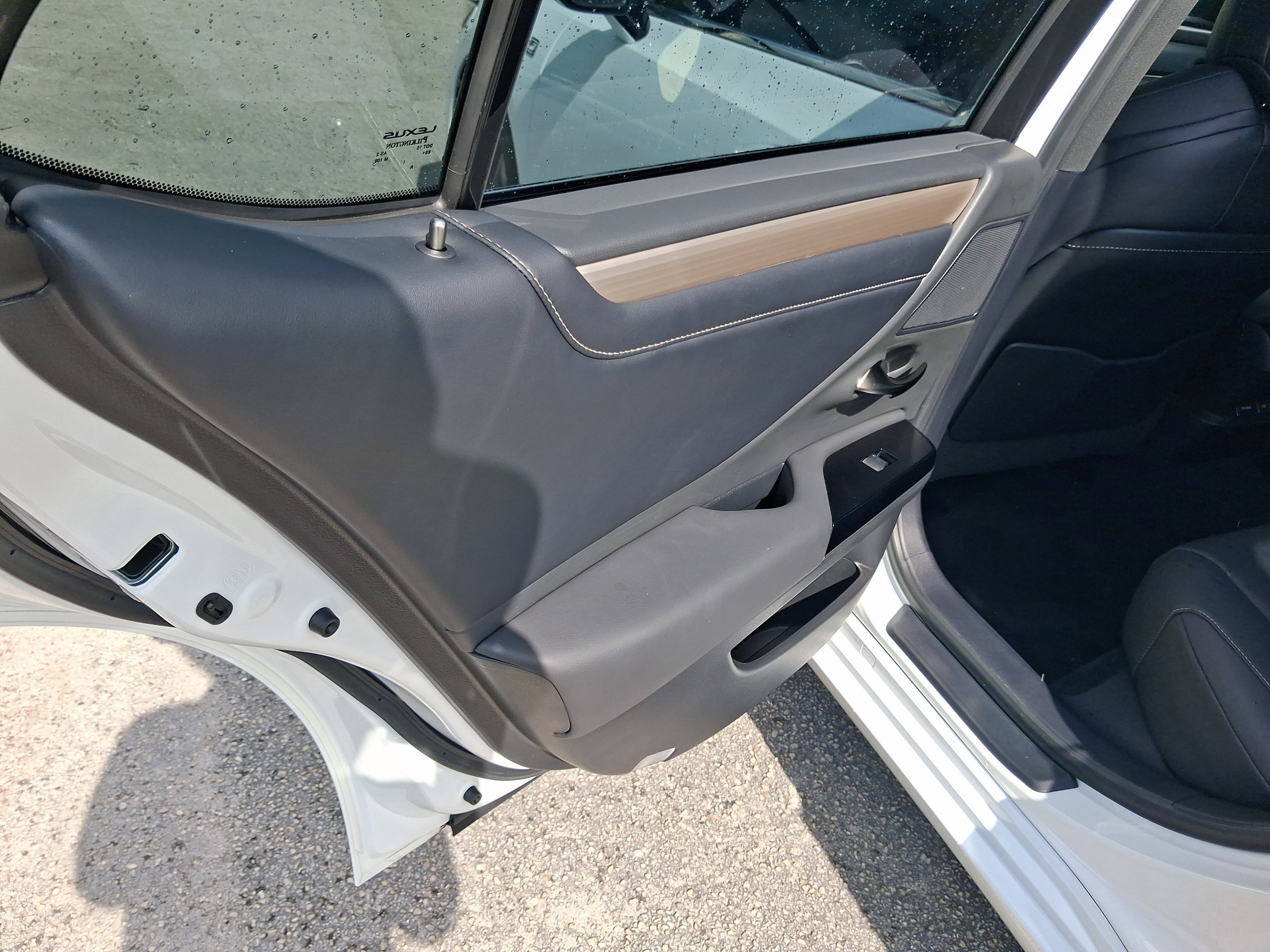 Used 2022 Lexus ES 350 F Sport w/ Accessory Package 2 FWD image 9