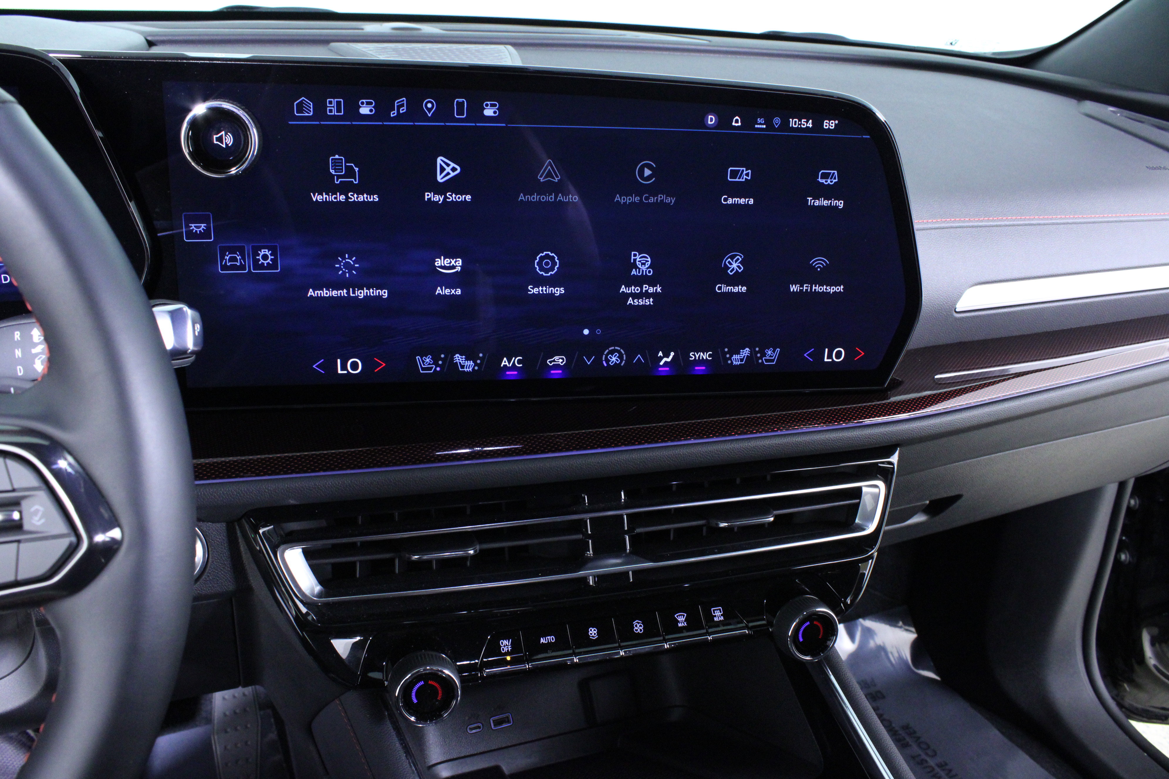 Used 2025 Chevrolet Traverse RS w/ LPO, Floor Liner Package image 28