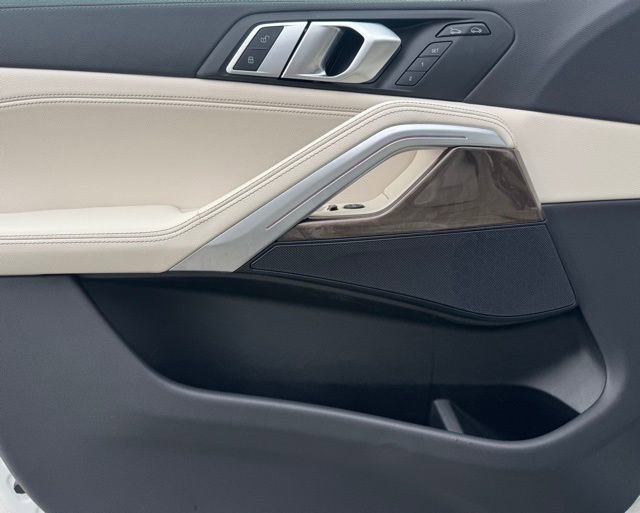 Certified 2022 BMW X6 xDrive40i image 11