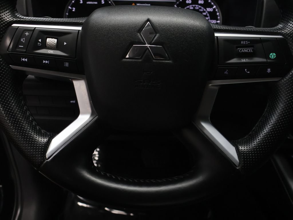 Used 2024 Mitsubishi Outlander SE FWD image 19