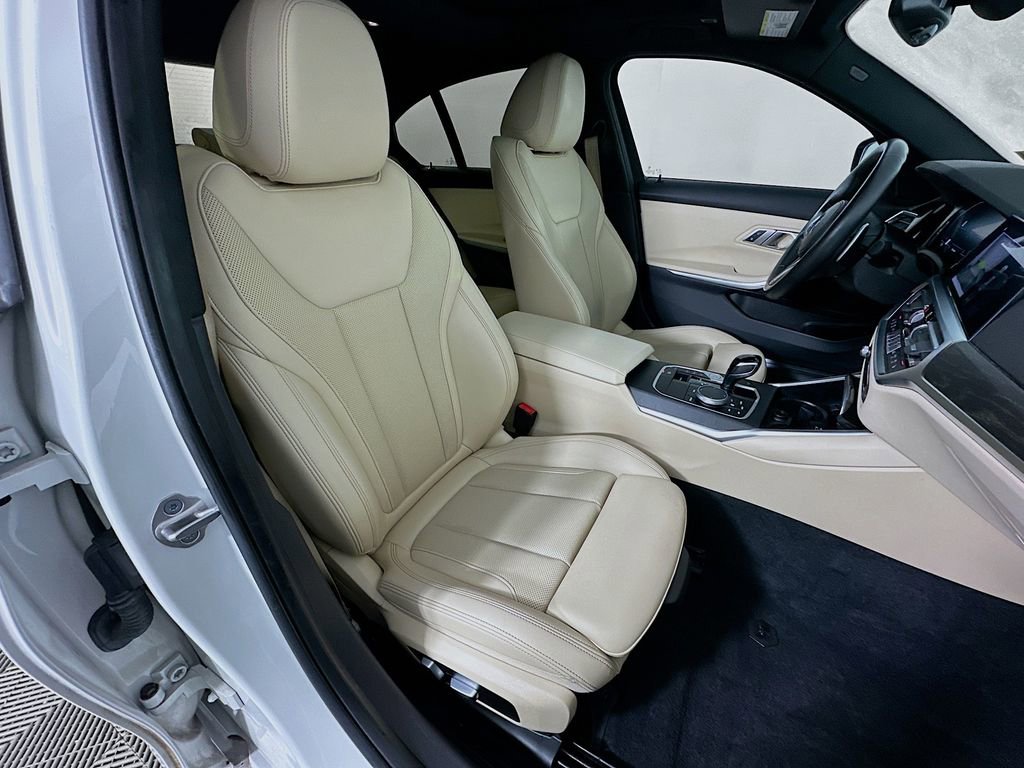 Used 2022 BMW 330i Sedan w/ M Sport Package image 29