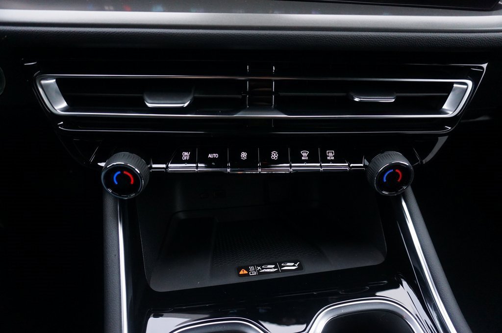 New 2026 Chevrolet Traverse LT w/ Driver Confidence Package image 16